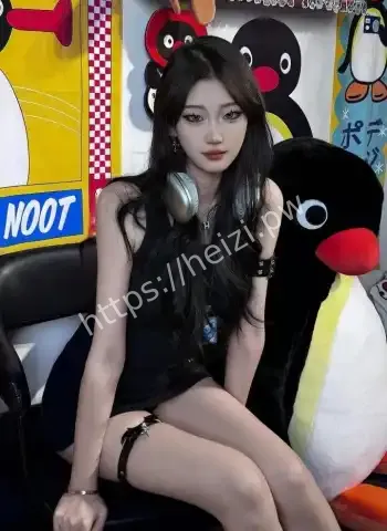 琪楠翘臀狂扭