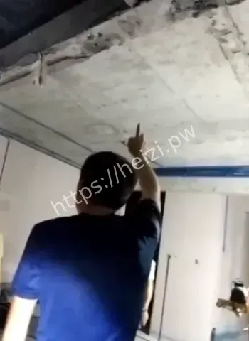 装修工人被封隔间